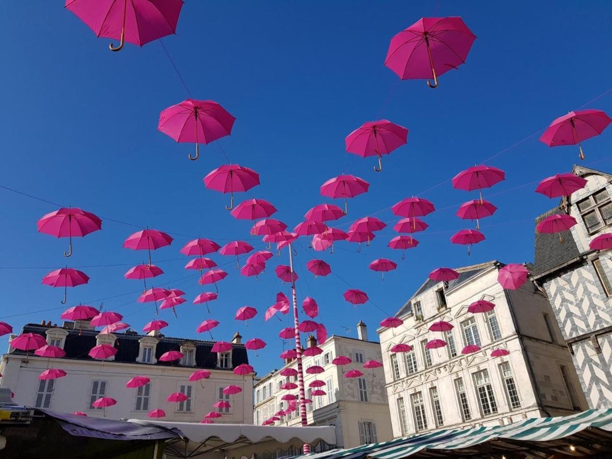 Studio Renove Au Coeur De La Rochelle, Marche A 25M, 2 Personnes, Wifi - Fr-1-535-43 Ла Рошел Екстериор снимка